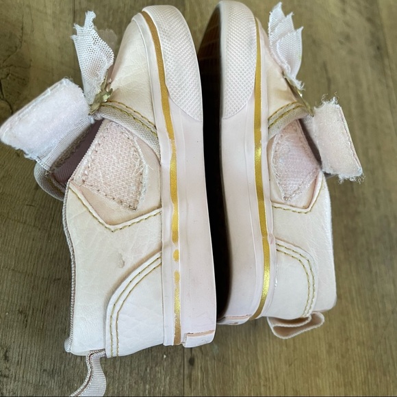 Vans Asher V Leather Princess Crown Slip Ons - Picture 8 of 11